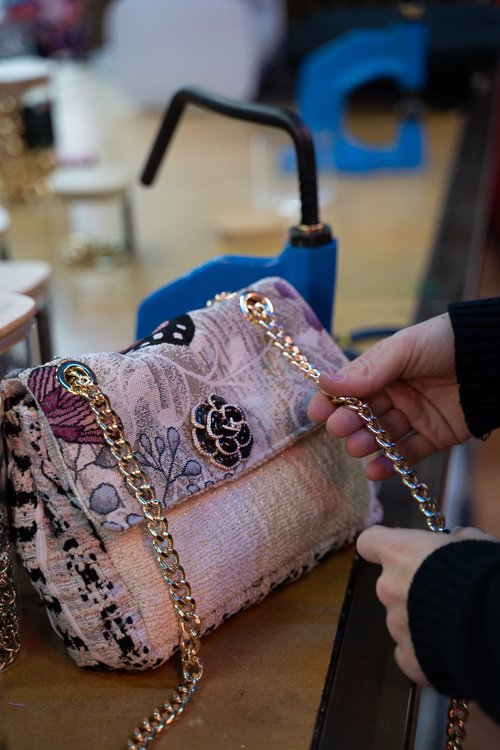 create luxury bag workshop paris