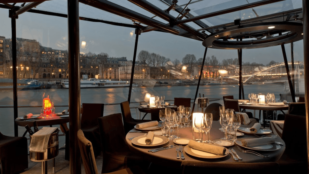 Luxury Dinner Cruise on Seine River