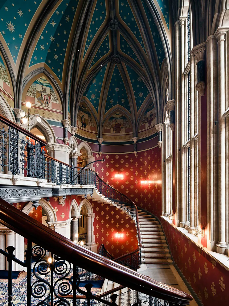 Architecture Tour of the St Pancras Hotel