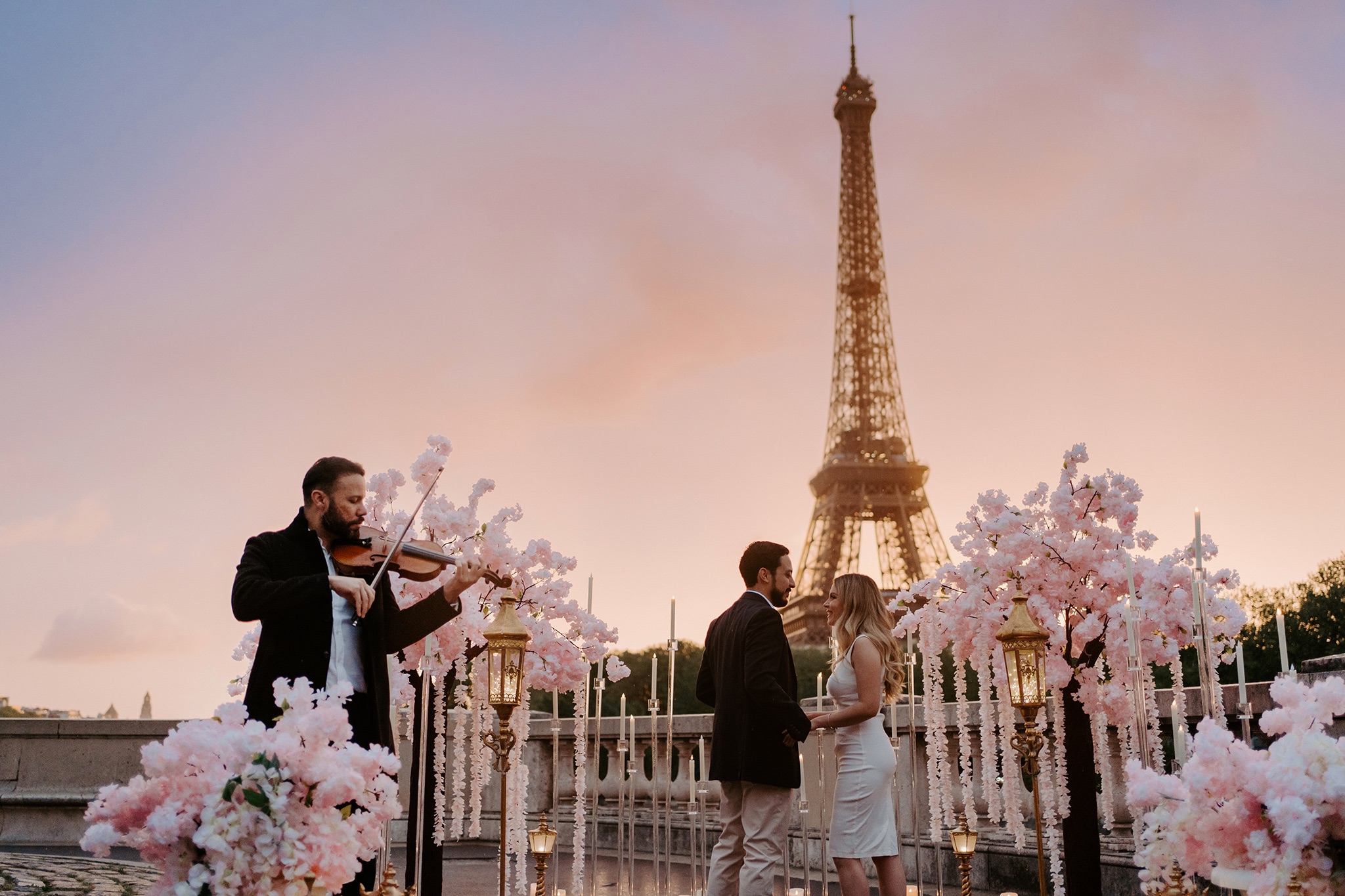 A couple on the date in Paris, romantic date ideas