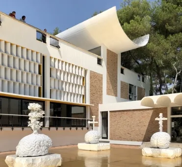 Maeght Foundation Guided Tour : French Riviera