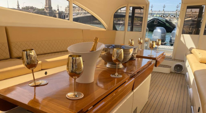 Champagne Aperitif Cruise with Photographer