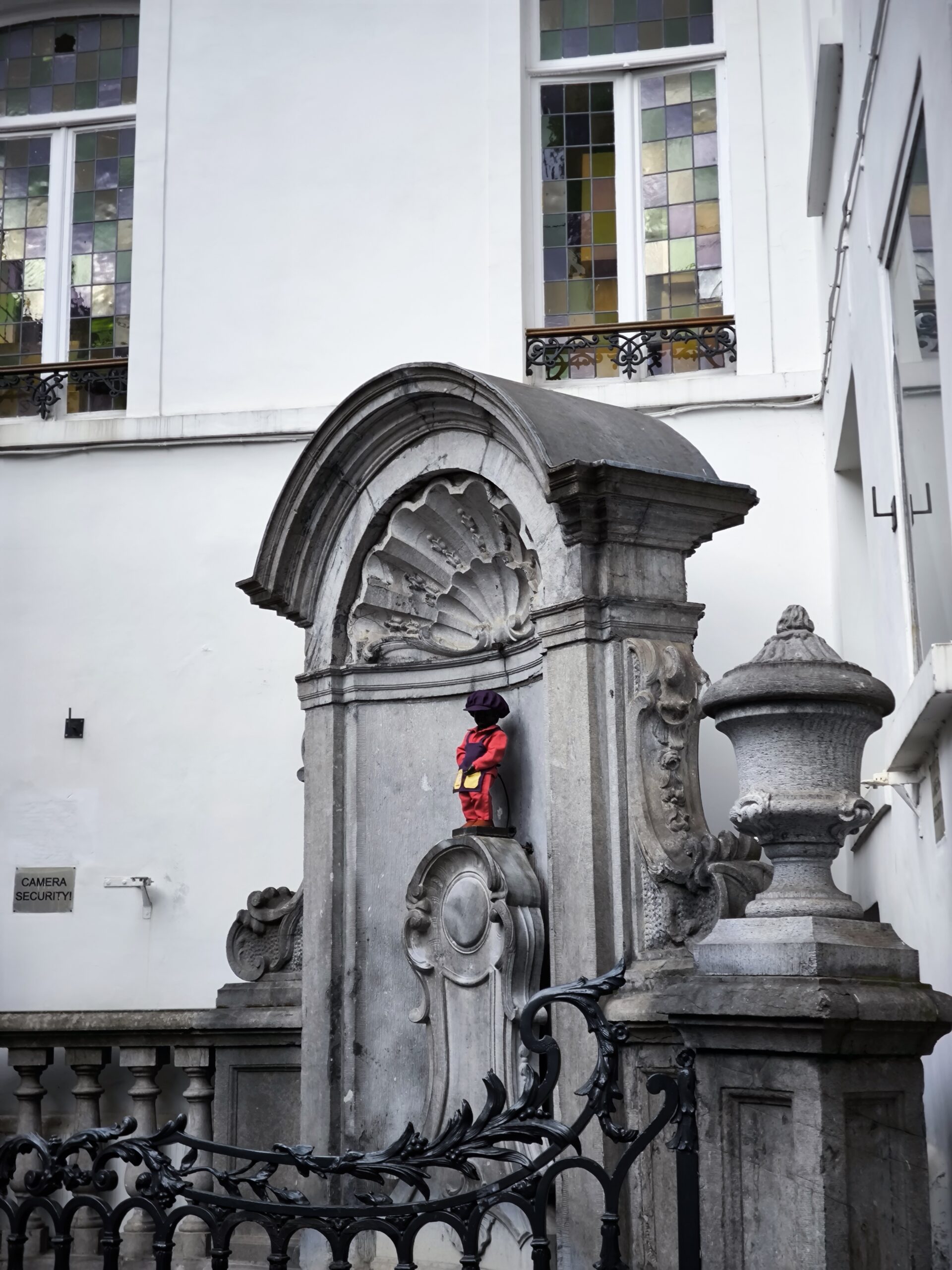 Manneken Pis, писающий мальчик, Brussels with Kids