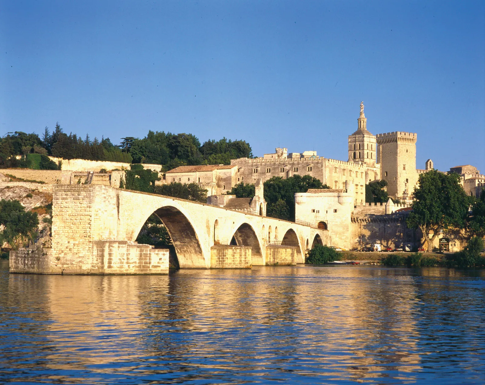 Saint Benezet bridge Avignon, Provence private guided tour