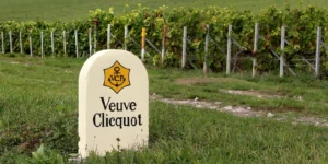 Champagne Veuve Clicquot.