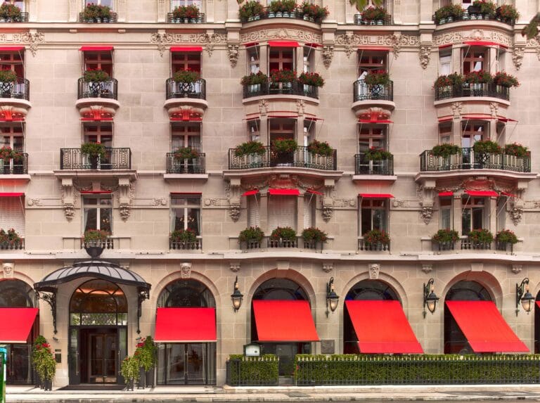 Hôtel Plaza Athénée facade