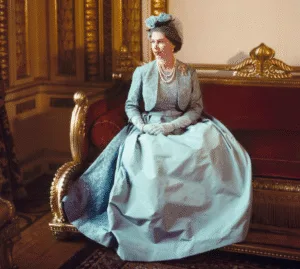 her majesty queen elizabeth ii dressed for princess margaret's wedding in 1960; by sir cecil beaton (1904 80); u.k.; 1960.cecil beaton archive.