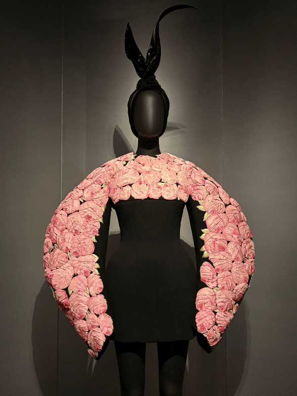 Schiaparelli: Fashion Becomes Art in London 2026