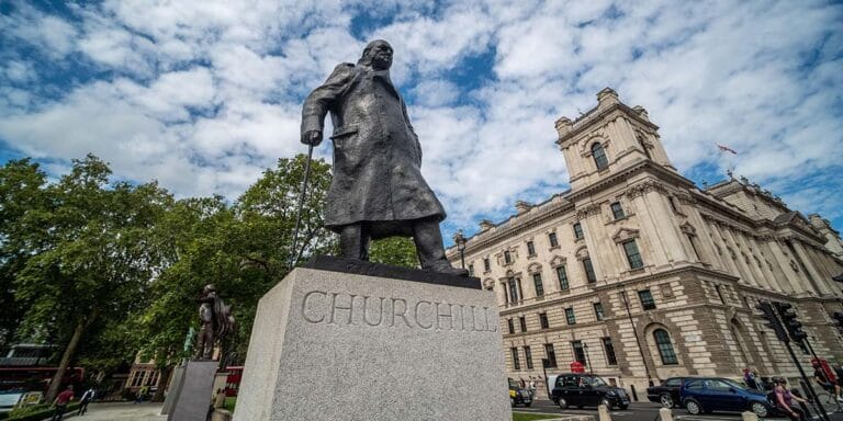 Statue of Churchill in London, private walking tour in London